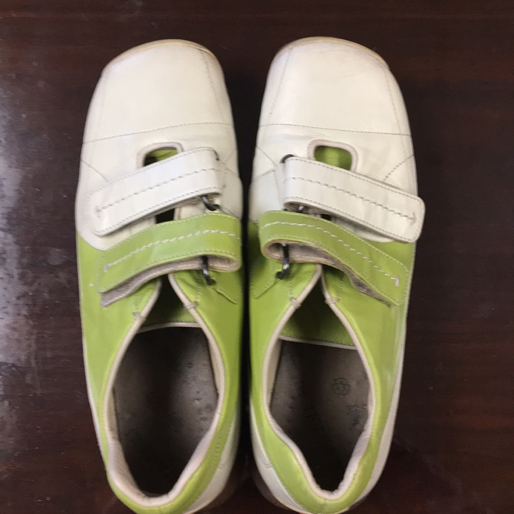 Prada walking shoe size 8